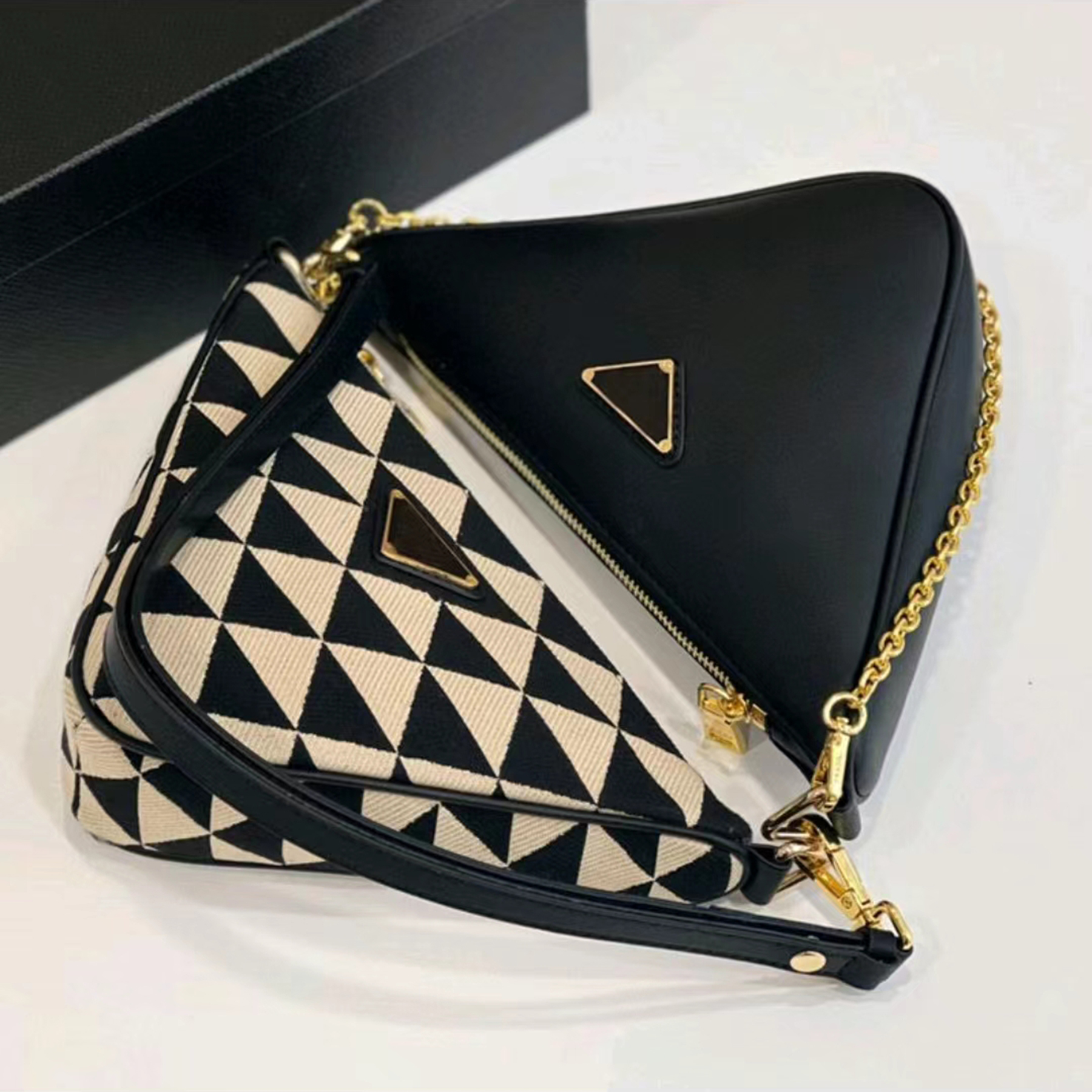 Triangle Bags Symbole Leather And Fabric Mini Bag Designer Metal Hardware Zipper Closure Handbag Detachable Chain Leather Handle Clutches Women Shoulder Purse, Need see other product
Triangle Bags Symbole Leather And Fabric Mini Bag Designer Metal Hardware Zipper Closure Handbag Detachable Chain Leather Handle Clutches Women Shoulder Purse, Need see other product