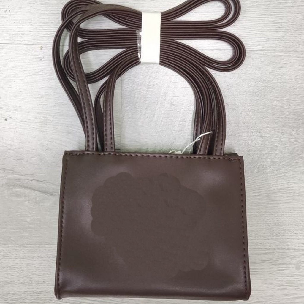 2022 Bag top qualitys brand designerbag clutch bag Fashion luxury wallet handbag fashions Artwork Leather duffle Color Premium Small Square Artworks Polyester, Grey
2022 Bag top qualitys brand designerbag clutch bag Fashion luxury wallet handbag fashions Artwork Leather duffle Color Premium Small Square Artworks Polyester, Grey