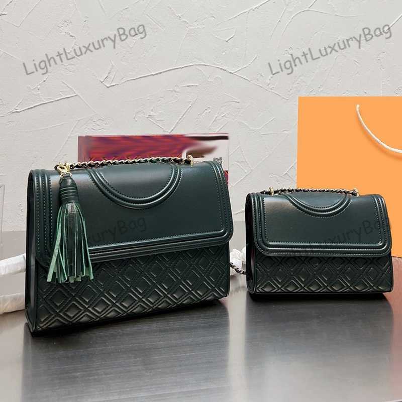 Shoulder Bags Luxury Brand Messenger Fashion Flap Simple Square Bag Women's Designer Quality Leather Gold Chain Mobile Phone Handbags, Red
Shoulder Bags Luxury Brand Messenger Fashion Flap Simple Square Bag Women's Designer Quality Leather Gold Chain Mobile Phone Handbags, Red