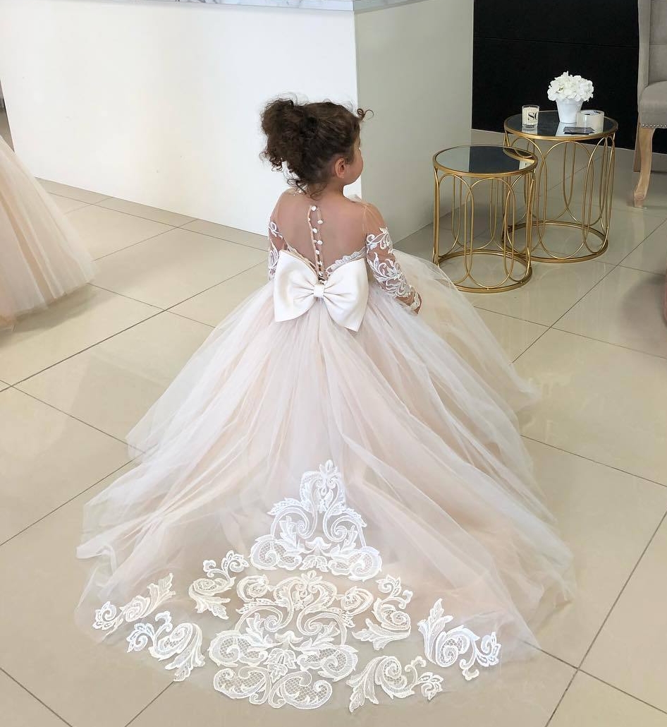 2023 Champagne Flower Girls Dresses Long sleeves For Weddings white Lace Appliques Ball Gown Birthday Girl Communion Pageant Gowns
