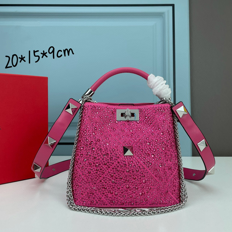 Luxury Rhinestone Handbag New Chain Shoulder Bag Fashion Multifunctional Designer Classic Rivet Casual Buckle Crossbody Bag, Gold
Luxury Rhinestone Handbag New Chain Shoulder Bag Fashion Multifunctional Designer Classic Rivet Casual Buckle Crossbody Bag, Gold