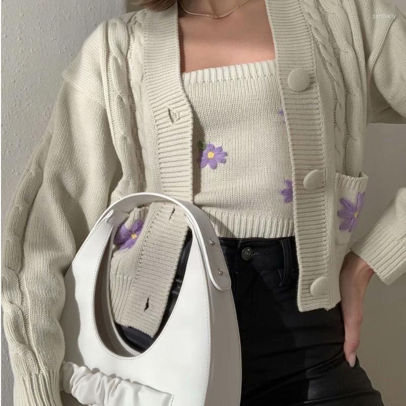 Women's Knits Autumn Vintage Flower Embroidery Single Breasted Knitted Cardigans Women Sexy Strapless Elastic Vest Tops Sets 2022, Top
Women's Knits Autumn Vintage Flower Embroidery Single Breasted Knitted Cardigans Women Sexy Strapless Elastic Vest Tops Sets 2022, Top