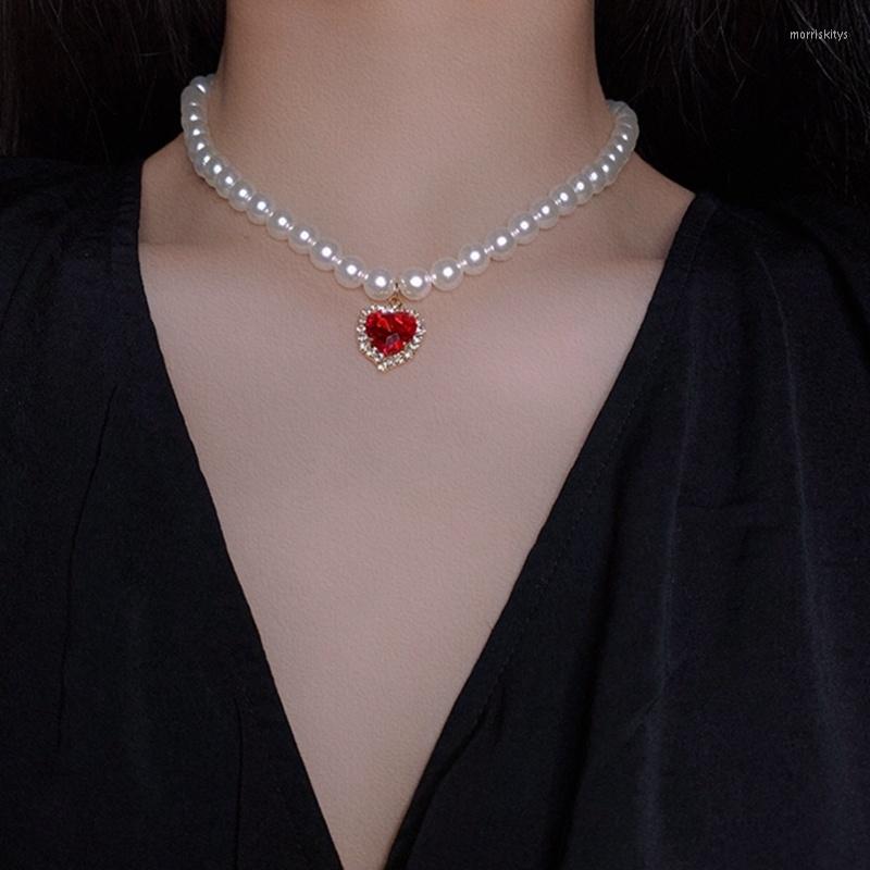 Choker Vintage Red Crystal Heart Pendant Necklaces For Women Baroque Pearl Wedding Aesthetic Jewellery
Choker Vintage Red Crystal Heart Pendant Necklaces For Women Baroque Pearl Wedding Aesthetic Jewellery
