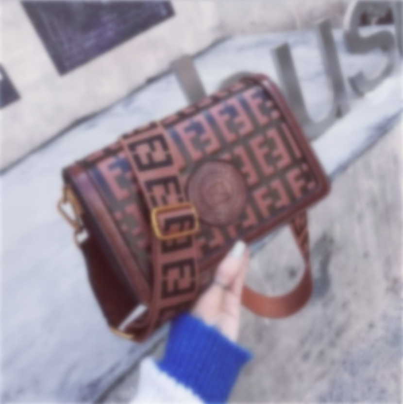 Designer bags Shoulder Luxurys Designers Women Bags Wallet Purse Handbags 2023 New Fashion Casual Cross Body Unique Hobo clutch Shoulders Messenger Bag jacquems, Gold
Designer bags Shoulder Luxurys Designers Women Bags Wallet Purse Handbags 2023 New Fashion Casual Cross Body Unique Hobo clutch Shoulders Messenger Bag jacquems, Gold