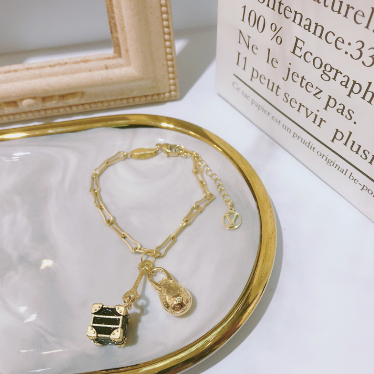 Designer Brand Bracelet Gold Link Chain Luxury Bangles Friendship Bracelets Necklace For Women Men Love Accessories Wholesale
Designer Brand Bracelet Gold Link Chain Luxury Bangles Friendship Bracelets Necklace For Women Men Love Accessories Wholesale