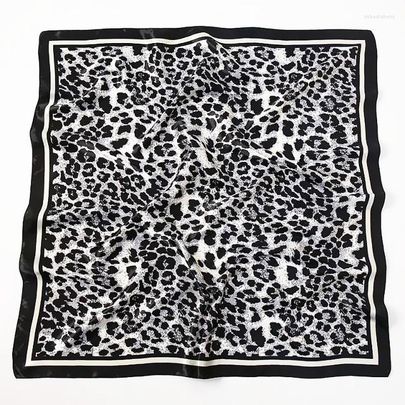 Scarves 2022 90 90Cm Leopard Print Simulated Silk Satin Hair Scarf Women Handkerchief Printed Female Square Head Bandana Lady Girl
Scarves 2022 90 90Cm Leopard Print Simulated Silk Satin Hair Scarf Women Handkerchief Printed Female Square Head Bandana Lady Girl