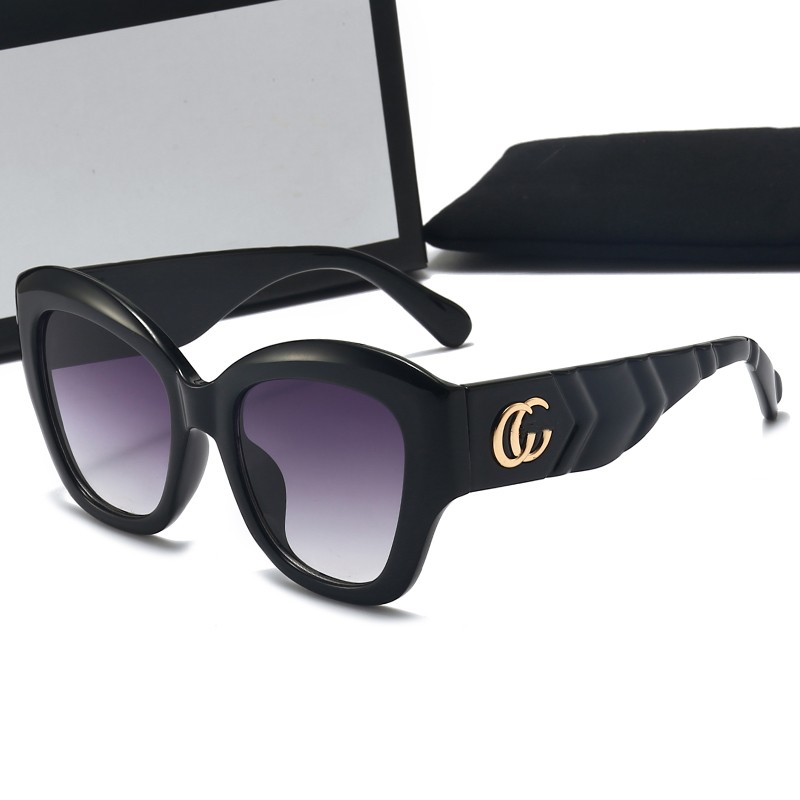 Designer Sunglasses For Men Women Retro Eyeglasses Outdoor Shades PC Frame Fashion Classic Lady Sun glasses Mirrors 4 Colors With Box
Designer Sunglasses For Men Women Retro Eyeglasses Outdoor Shades PC Frame Fashion Classic Lady Sun glasses Mirrors 4 Colors With Box