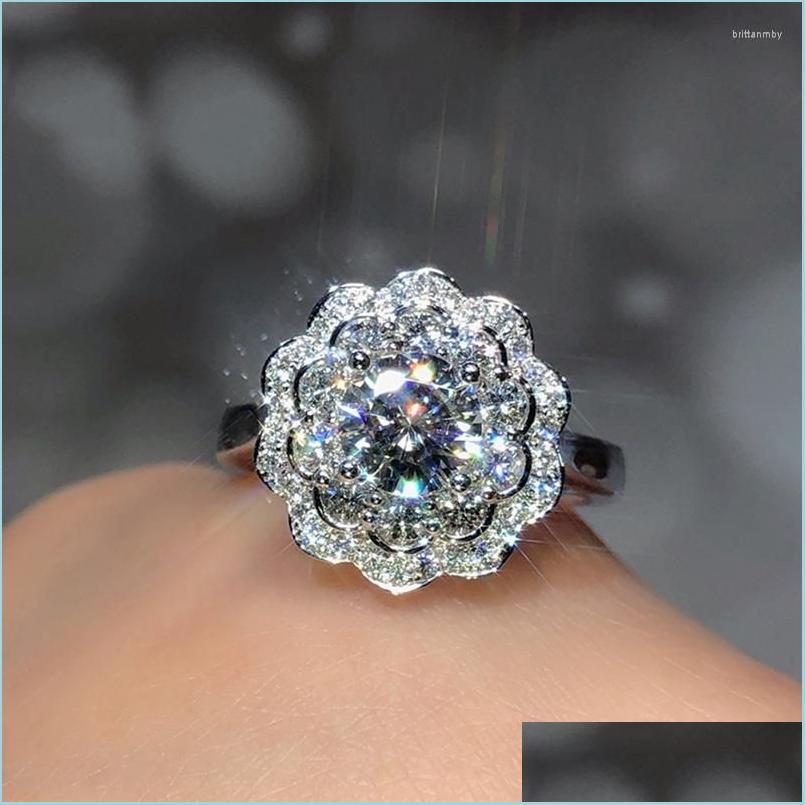 Wedding Rings Wedding Rings Gorgeous Flower Band Women Ring With Brilliant Cubic Zirconia Ceremony Party Romantic Accessories Fashio Dhoxf
Wedding Rings Wedding Rings Gorgeous Flower Band Women Ring With Brilliant Cubic Zirconia Ceremony Party Romantic Accessories Fashio Dhoxf