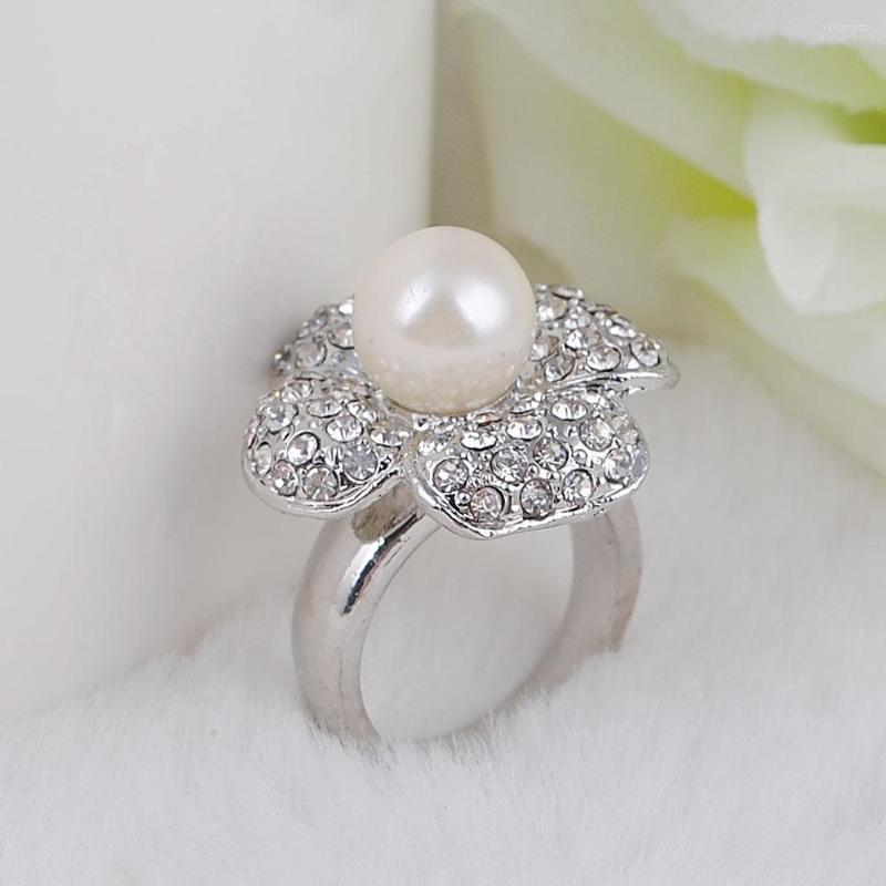 Wedding Rings Fashion Full Rhinestone Flower Trendy Ring Zinc Alloy White K Plated Pearl Engagement Jewelry Sticks
Wedding Rings Fashion Full Rhinestone Flower Trendy Ring Zinc Alloy White K Plated Pearl Engagement Jewelry Sticks