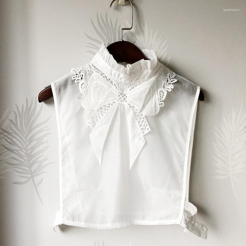 Bow Ties 2022 Women Half Shirt Neckwear Fake Collar Lady Embroidery Lace Flower Hollow Lapel False Detachable Blouse Tops
Bow Ties 2022 Women Half Shirt Neckwear Fake Collar Lady Embroidery Lace Flower Hollow Lapel False Detachable Blouse Tops