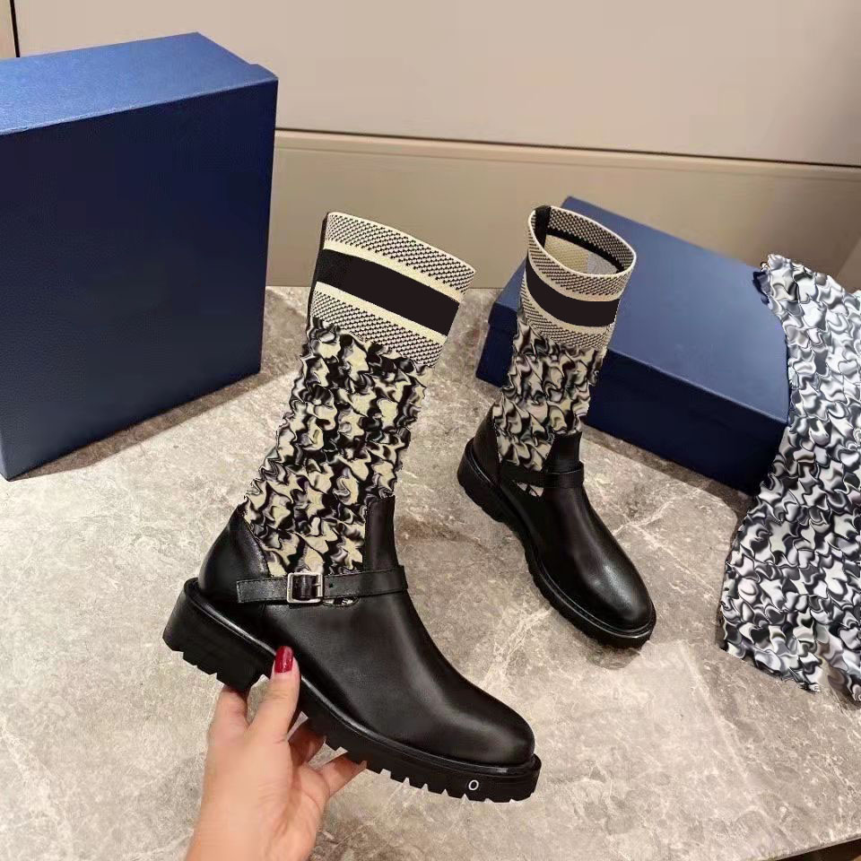 Shoes designer Womens boots Martin boots rubber material latest style waterproof and non slip size 35-40 very good nice, Brown
Shoes designer Womens boots Martin boots rubber material latest style waterproof and non slip size 35-40 very good nice, Brown