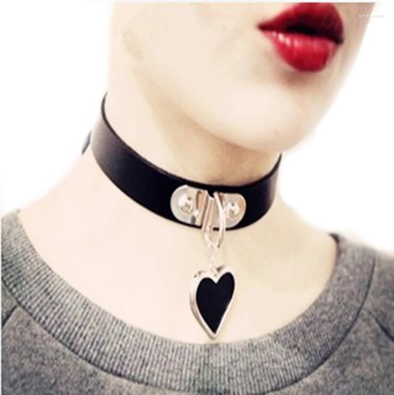 Choker Punk Black Red Leather Statement Necklace Bijoux Collier Jewelry For Girls Gothic Heart Pendent Bracelet Gifts Lady 2022
Choker Punk Black Red Leather Statement Necklace Bijoux Collier Jewelry For Girls Gothic Heart Pendent Bracelet Gifts Lady 2022