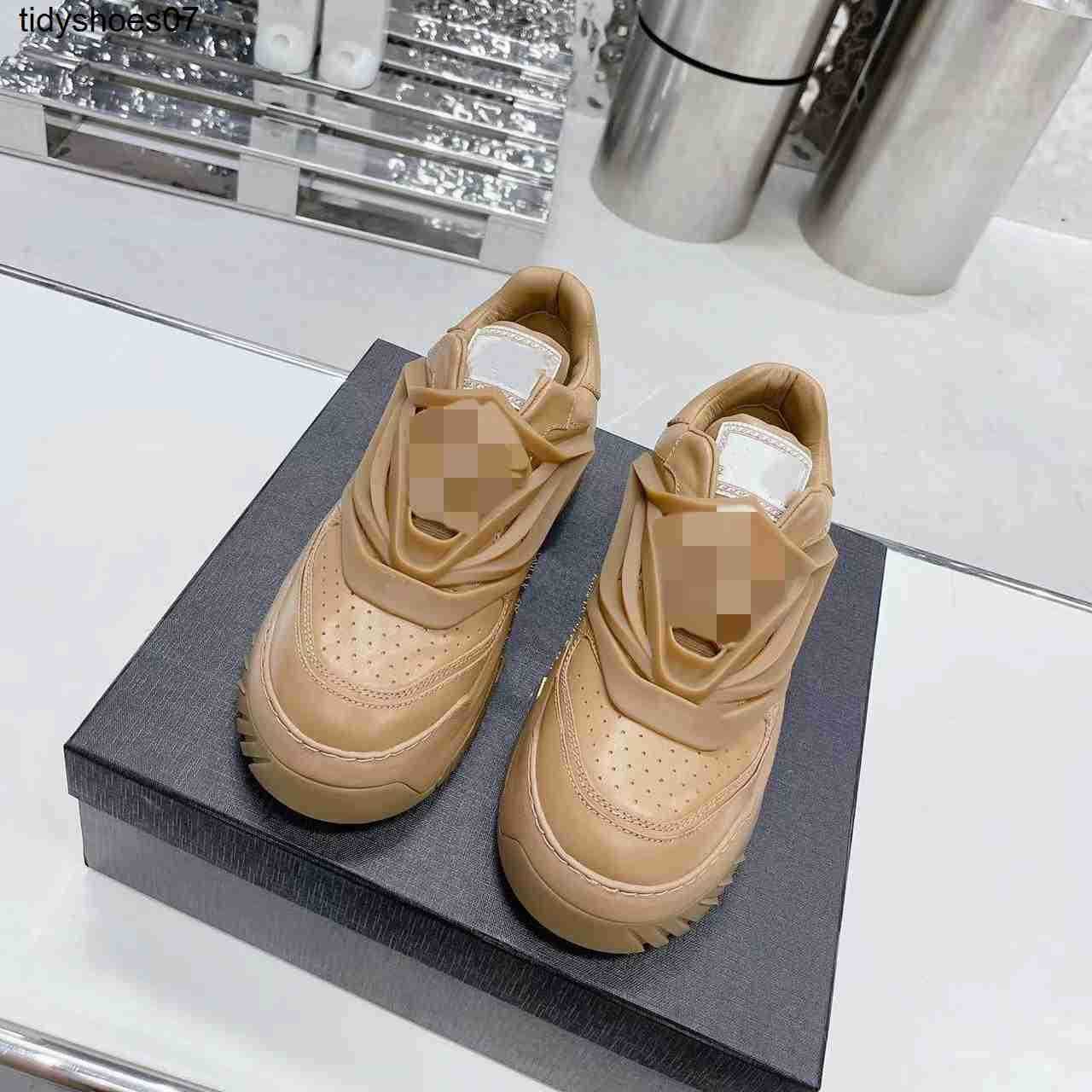 2022 Designer new lace up Medusa shoes thick soled high fashion high shoes for men and women lovers, Black
2022 Designer new lace up Medusa shoes thick soled high fashion high shoes for men and women lovers, Black