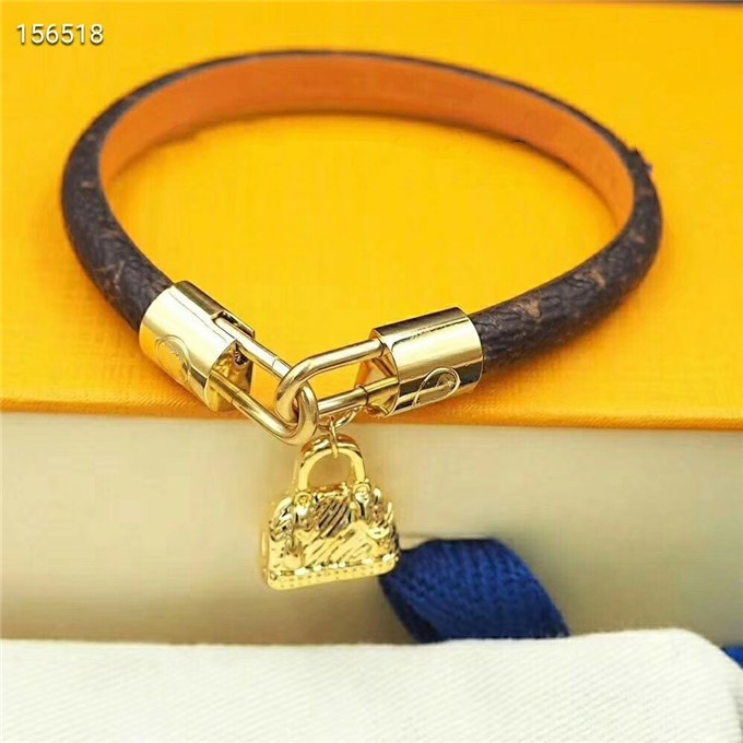 Fashion Classic Charm Bracelets Bangle Chain 18K Gold Agate Shell Mother-of-Pearl for Women&Girl Wedding Mother' Day
Fashion Classic Charm Bracelets Bangle Chain 18K Gold Agate Shell Mother-of-Pearl for Women&Girl Wedding Mother' Day
