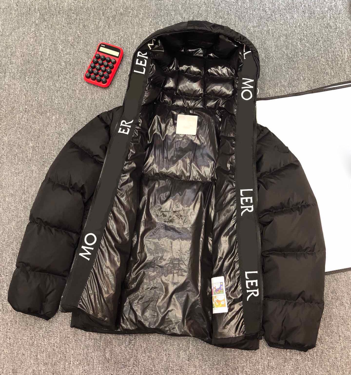 Mens Designer Down Hooded Jacket Neckline Embroidered Letters Womens Winter Coats Parkas Thick Men' Outerwear Clothes Outdoor puffer Jackets With Zippers, Price difference
Mens Designer Down Hooded Jacket Neckline Embroidered Letters Womens Winter Coats Parkas Thick Men' Outerwear Clothes Outdoor puffer Jackets With Zippers, Price difference