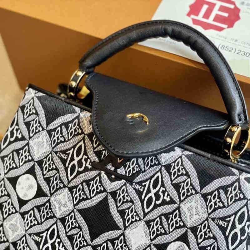 Luxury Designer Handbag Designers Bag Crossbody Brand Capucines Bags Leather Shoulder Classic Fashion Handbags, Green
Luxury Designer Handbag Designers Bag Crossbody Brand Capucines Bags Leather Shoulder Classic Fashion Handbags, Green