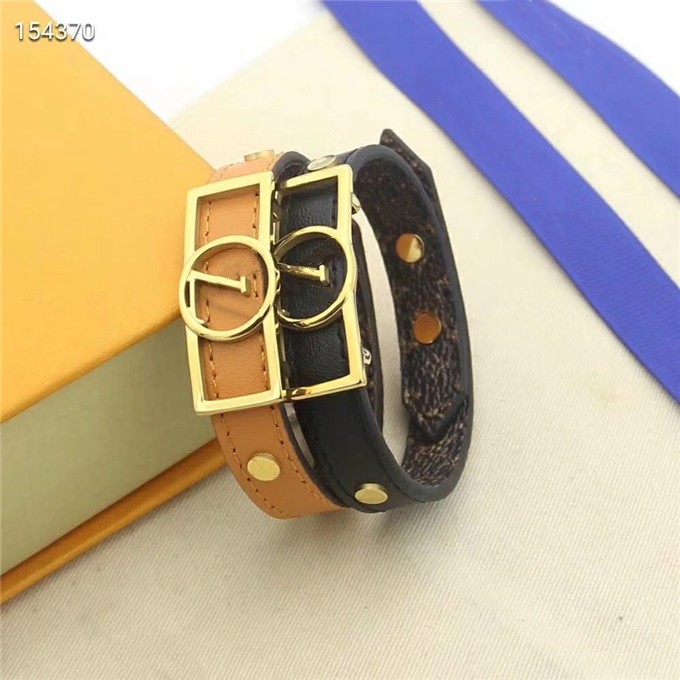 Classic Design Four Leaf Clover Charm Stainless Steel Bracelet Lucky Women Gift Jewelry
Classic Design Four Leaf Clover Charm Stainless Steel Bracelet Lucky Women Gift Jewelry