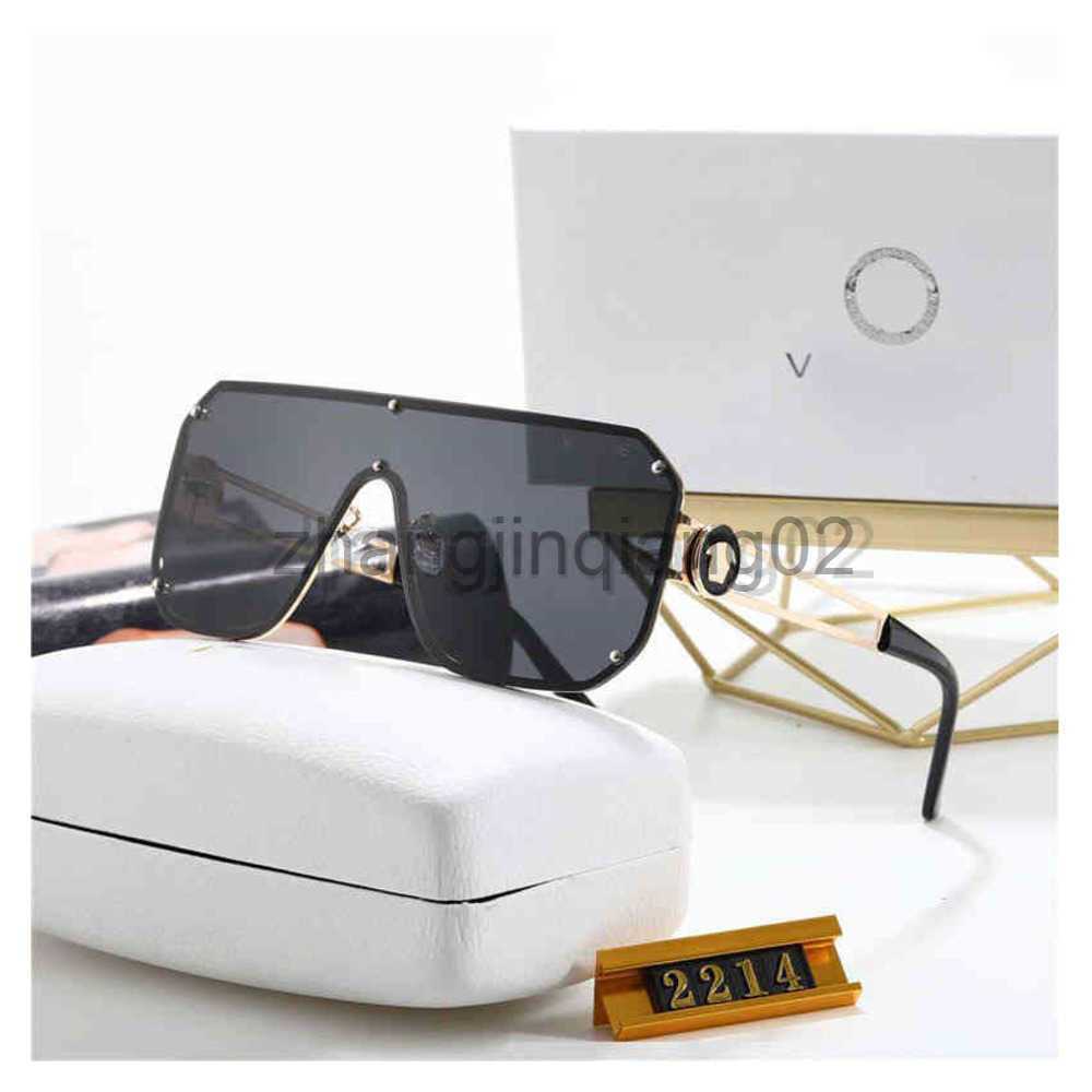 Designer Versage Sunglasses Cycle Luxurious Fashion Womens Mens Ultrahigh Definition Uv Proof Driving Vintage Oversized Baseball Sport Medussa Sun Glasses
Designer Versage Sunglasses Cycle Luxurious Fashion Womens Mens Ultrahigh Definition Uv Proof Driving Vintage Oversized Baseball Sport Medussa Sun Glasses