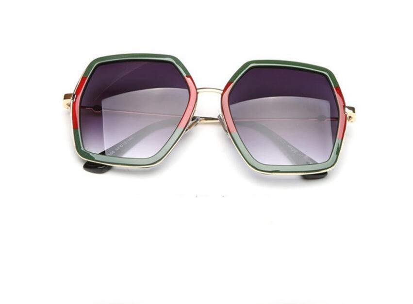 0106 Clear lens 1 colour Designer Sunglasses Men Eyeglasses Outdoor Shades Fashion Classic Lady Sun glasses for Women Top luxury Sunglasses
0106 Clear lens 1 colour Designer Sunglasses Men Eyeglasses Outdoor Shades Fashion Classic Lady Sun glasses for Women Top luxury Sunglasses
