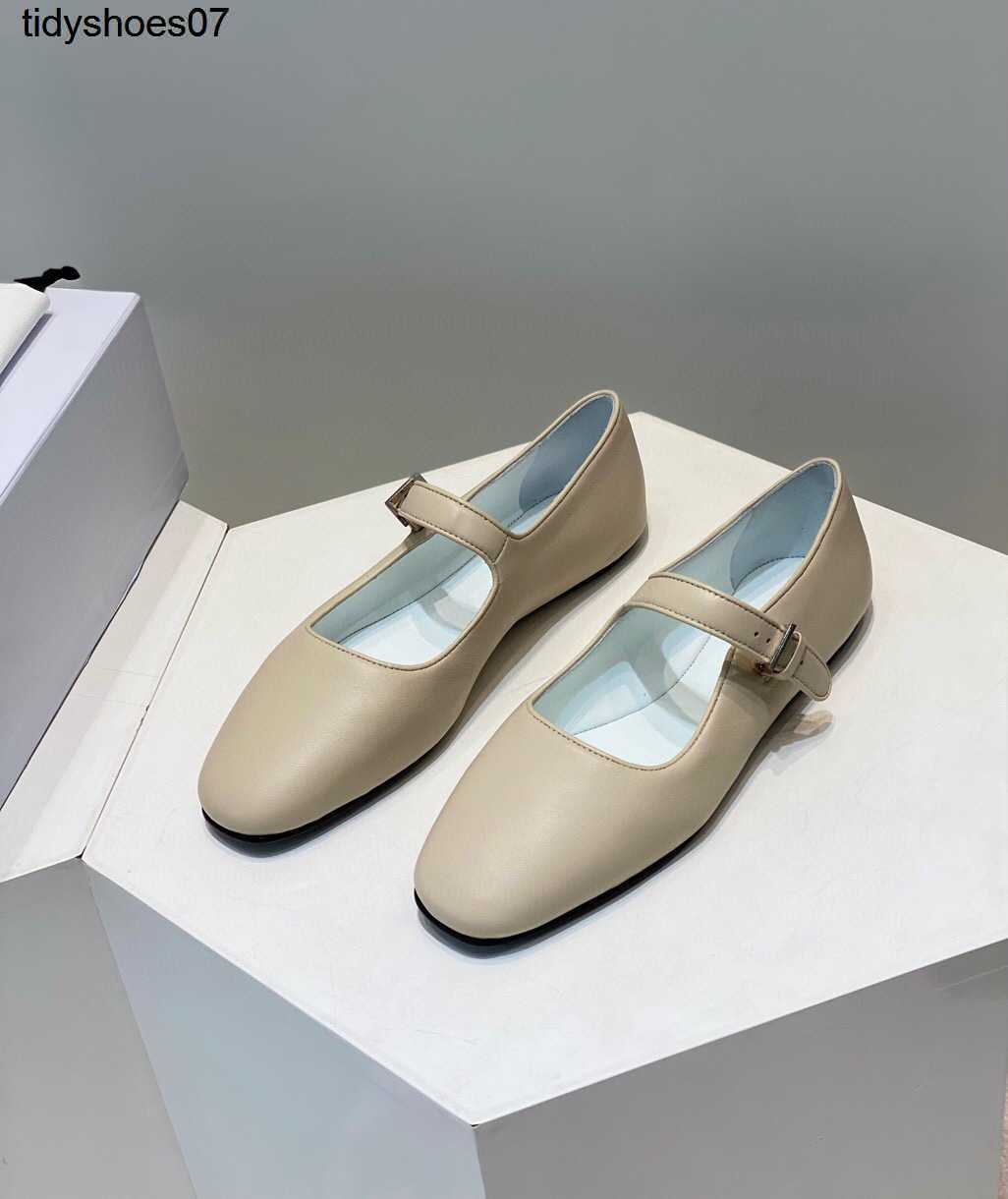 ROW classic The soft waxy square round head flat Mary Jane single shoes made in Dongguan leather O8Z0, Black
ROW classic The soft waxy square round head flat Mary Jane single shoes made in Dongguan leather O8Z0, Black