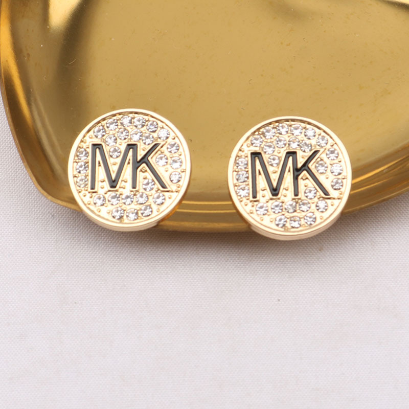 18K Gold Plated 925 Silver Luxury Brand Designers Letters Stud Geometric Famous Women Flower Heart Crystal Rhinestone Pearl Earring Wedding Party Jewerlry Gifts
18K Gold Plated 925 Silver Luxury Brand Designers Letters Stud Geometric Famous Women Flower Heart Crystal Rhinestone Pearl Earring Wedding Party Jewerlry Gifts