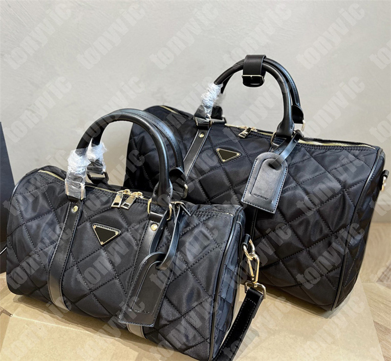 Mens Designers Duffle Bags For Women Luxurys Designer Bags Large Capacity Handbag Brand Classic Buckle Luggage Travel Bags Outdoor Pack, S(35*22cm)
Mens Designers Duffle Bags For Women Luxurys Designer Bags Large Capacity Handbag Brand Classic Buckle Luggage Travel Bags Outdoor Pack, S(35*22cm)