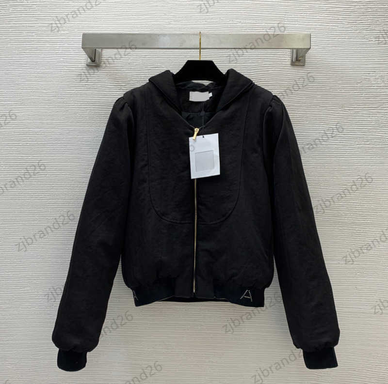 Jackets Women Down Parkas Winter Coat Letter Hot Drill Lapels Short Hooded Puffer Jacket Simple Style Thickened Slim Outerwear Autumn Winter Warm Clothing 1970
Jackets Women Down Parkas Winter Coat Letter Hot Drill Lapels Short Hooded Puffer Jacket Simple Style Thickened Slim Outerwear Autumn Winter Warm Clothing 1970