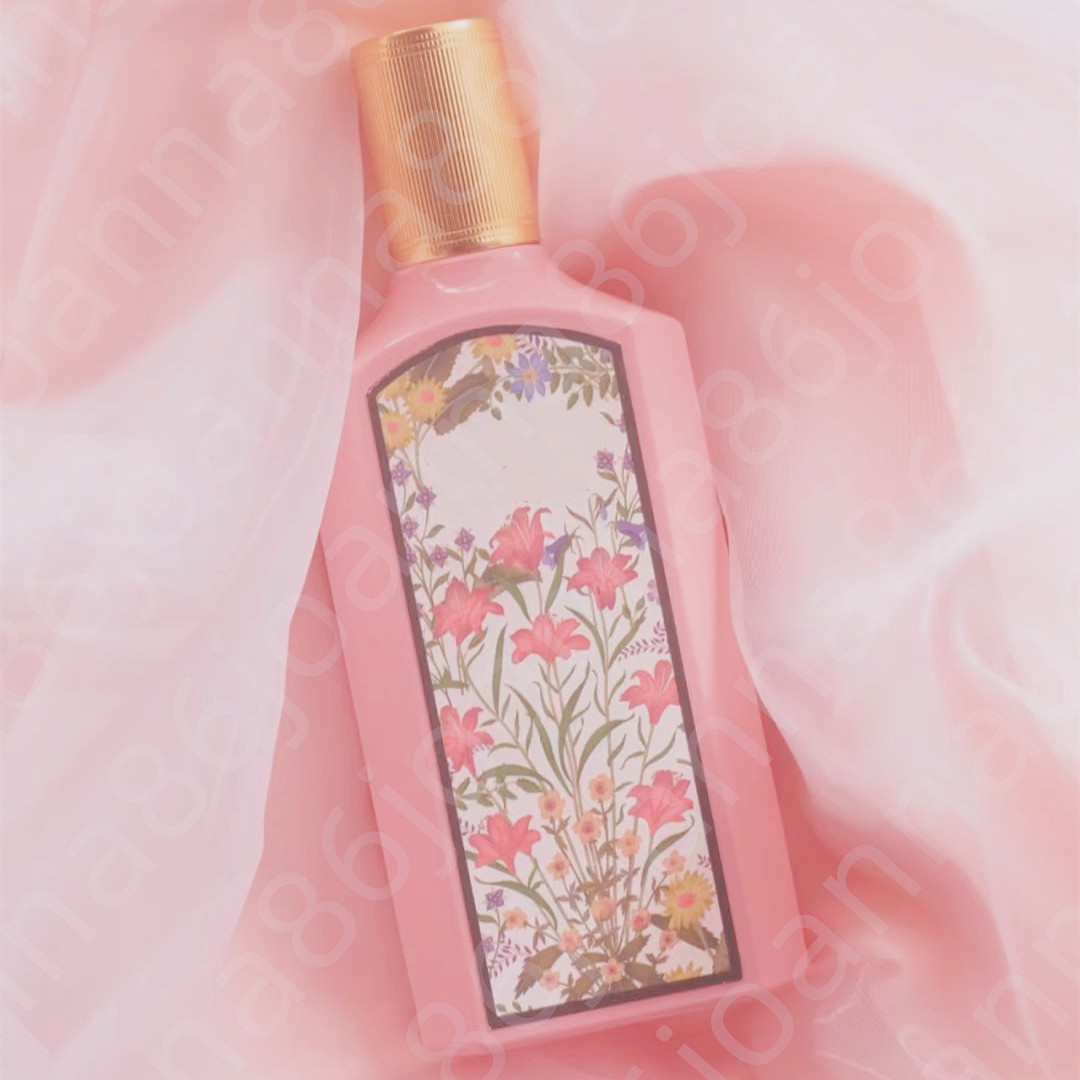 Amazing smells Woman perfumes sexy fragrance spray Flora 100ml eau de parfum Perfume Parfums charming royal essence fast ship
Amazing smells Woman perfumes sexy fragrance spray Flora 100ml eau de parfum Perfume Parfums charming royal essence fast ship