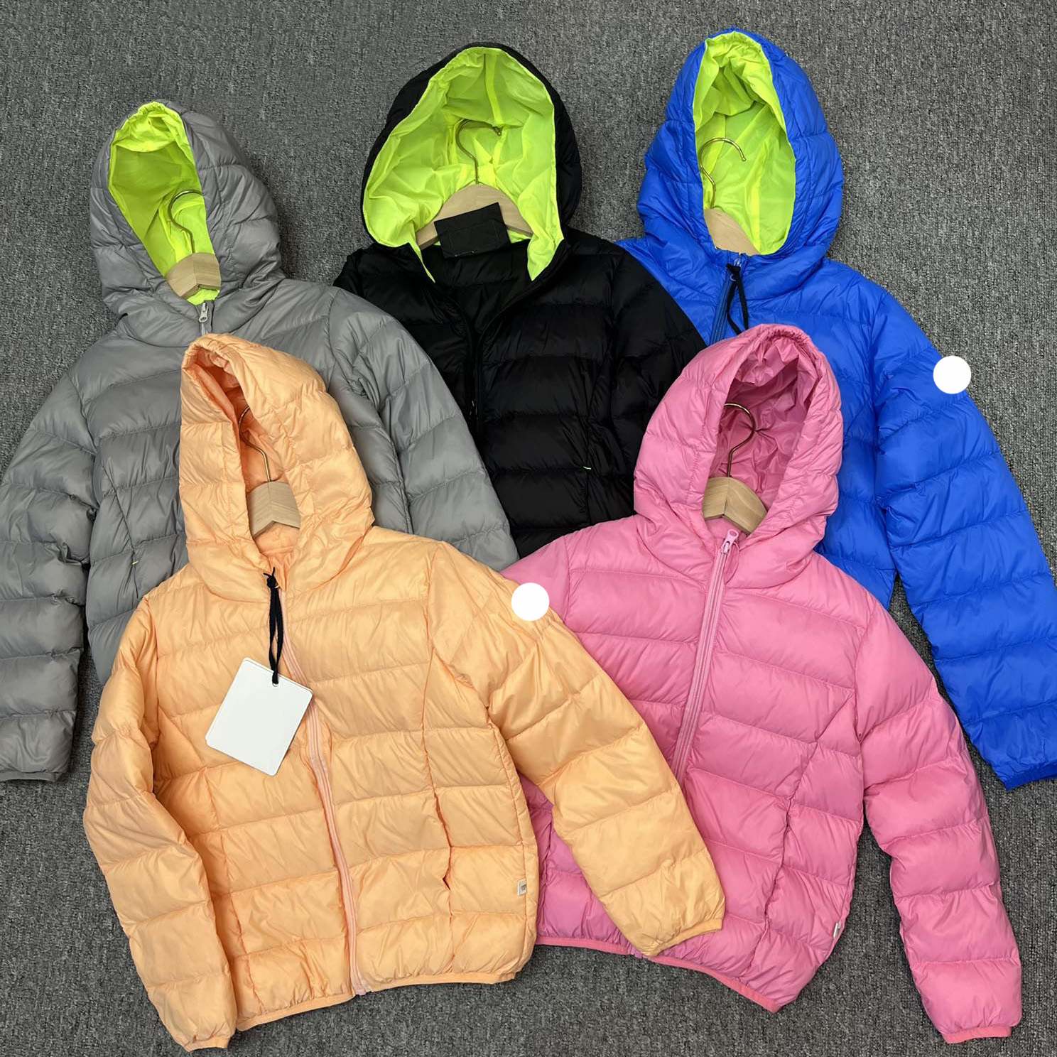 Designer Maya kids Down Jackets baby clothes Boys Girls French Brand children coat hooded Parka Embroidered Badge winter jackets keep warm, Supplement (not shipped separately)
Designer Maya kids Down Jackets baby clothes Boys Girls French Brand children coat hooded Parka Embroidered Badge winter jackets keep warm, Supplement (not shipped separately)
