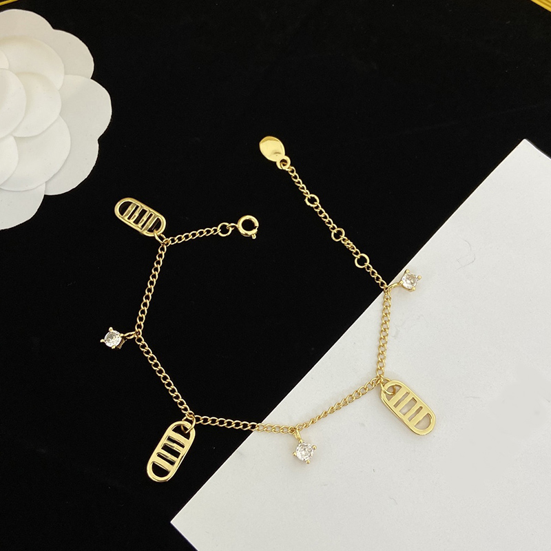 Classic Designer Bracelet For Women Gold Pendant Necklaces Designers Luxury Jewelry Necklace Bracelets Thanksgiving Day Gift F22102405, Golden
Classic Designer Bracelet For Women Gold Pendant Necklaces Designers Luxury Jewelry Necklace Bracelets Thanksgiving Day Gift F22102405, Golden