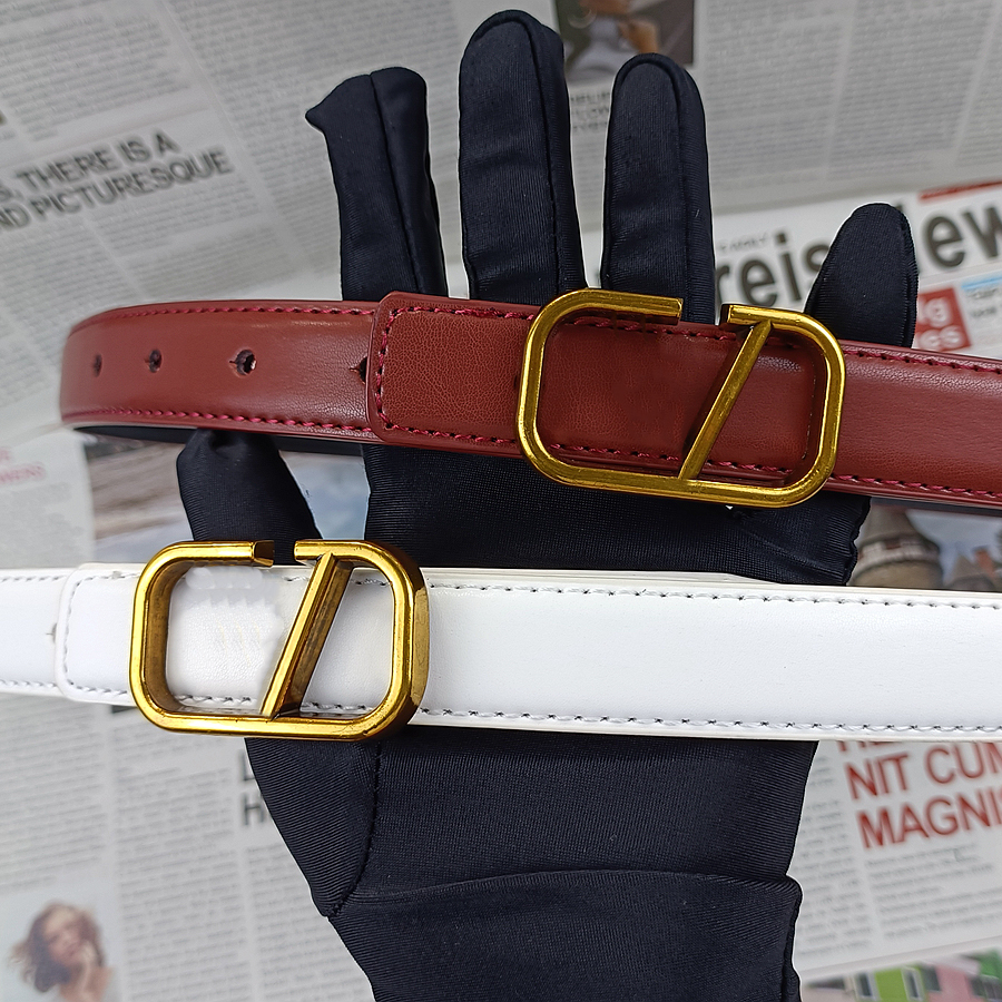 Belts Classic solid color Gold letter mens belts for women Luxury designer belt Vintage Pin needle Buckle Beltss 5 colors Width 2.5cm 3.5cm size 95-115 Casual fashion, Silver
Belts Classic solid color Gold letter mens belts for women Luxury designer belt Vintage Pin needle Buckle Beltss 5 colors Width 2.5cm 3.5cm size 95-115 Casual fashion, Silver