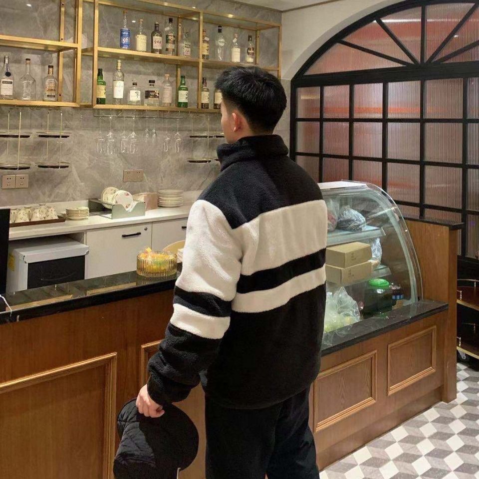 Men's Fur Paris Coats fashion brand winter lovers cashmere stitching striped cotton embroidered cotton letter jacket, Customize
Men's Fur Paris Coats fashion brand winter lovers cashmere stitching striped cotton embroidered cotton letter jacket, Customize