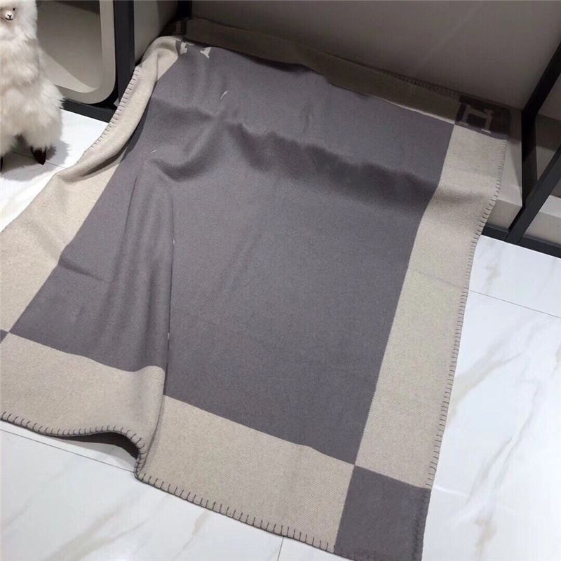 Fashion Designer Cashmere Blanket Soft Wool Shawl Portable Warm Plaid Sofa Bed Fleece Knitting Blankets
Fashion Designer Cashmere Blanket Soft Wool Shawl Portable Warm Plaid Sofa Bed Fleece Knitting Blankets