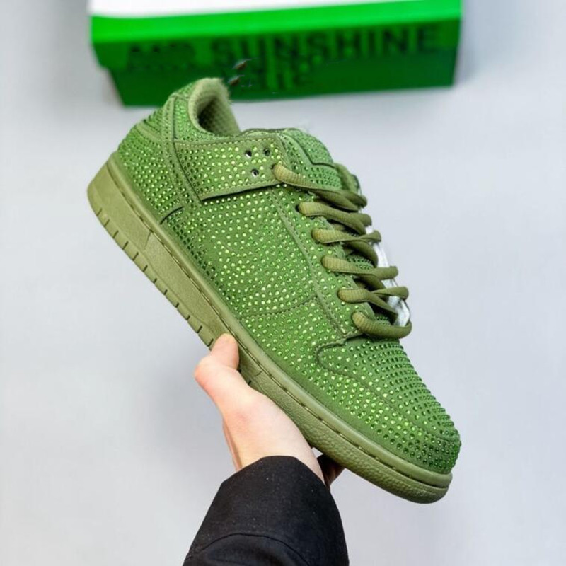 Designer Shoes Top SB Low Pure Platinum Flat Shoes Mens Market x Swarovski Outdoor Sports Sneakers Size EU36-46, Green
Designer Shoes Top SB Low Pure Platinum Flat Shoes Mens Market x Swarovski Outdoor Sports Sneakers Size EU36-46, Green