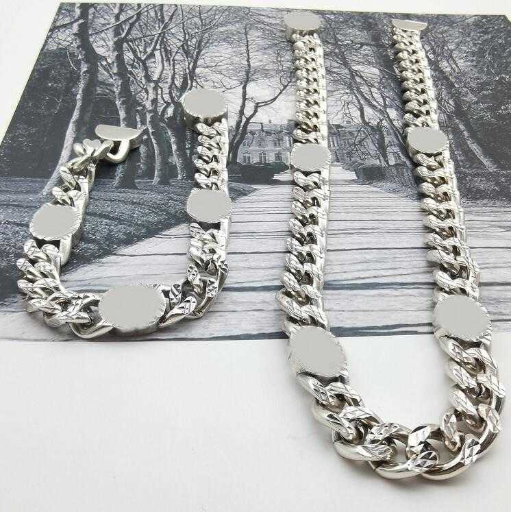 Unisex Fashion Thick Chain Necklaces High Quality Letter Women Cuban Choker Necklace Punk Vintage Men Womens Couples Jewelry Accessories
Unisex Fashion Thick Chain Necklaces High Quality Letter Women Cuban Choker Necklace Punk Vintage Men Womens Couples Jewelry Accessories