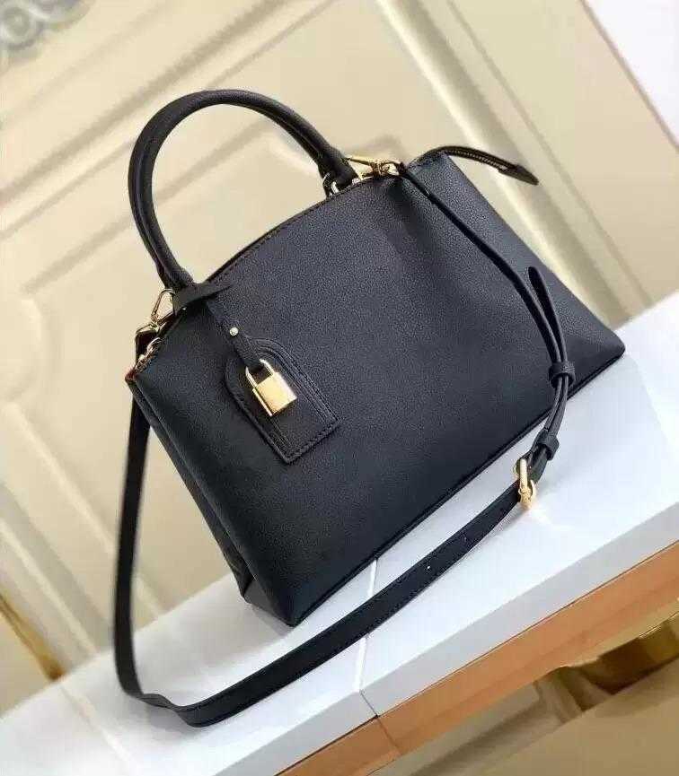2022 Genuine Leather Luxury Bag Women Handbags Designers Embossing Shoulder Messenger Bags Purse Female Classic Handbag Casual Tote Lady, Printing khaki flower
2022 Genuine Leather Luxury Bag Women Handbags Designers Embossing Shoulder Messenger Bags Purse Female Classic Handbag Casual Tote Lady, Printing khaki flower