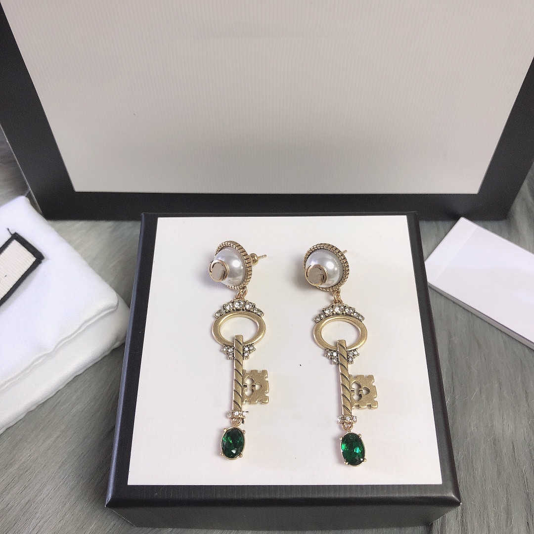 Top Luxury Designer Earrings Dangles for Woman Design Crystal Sparkling Pearl Earrings Fashion Jewelry Supply Wholesale
Top Luxury Designer Earrings Dangles for Woman Design Crystal Sparkling Pearl Earrings Fashion Jewelry Supply Wholesale