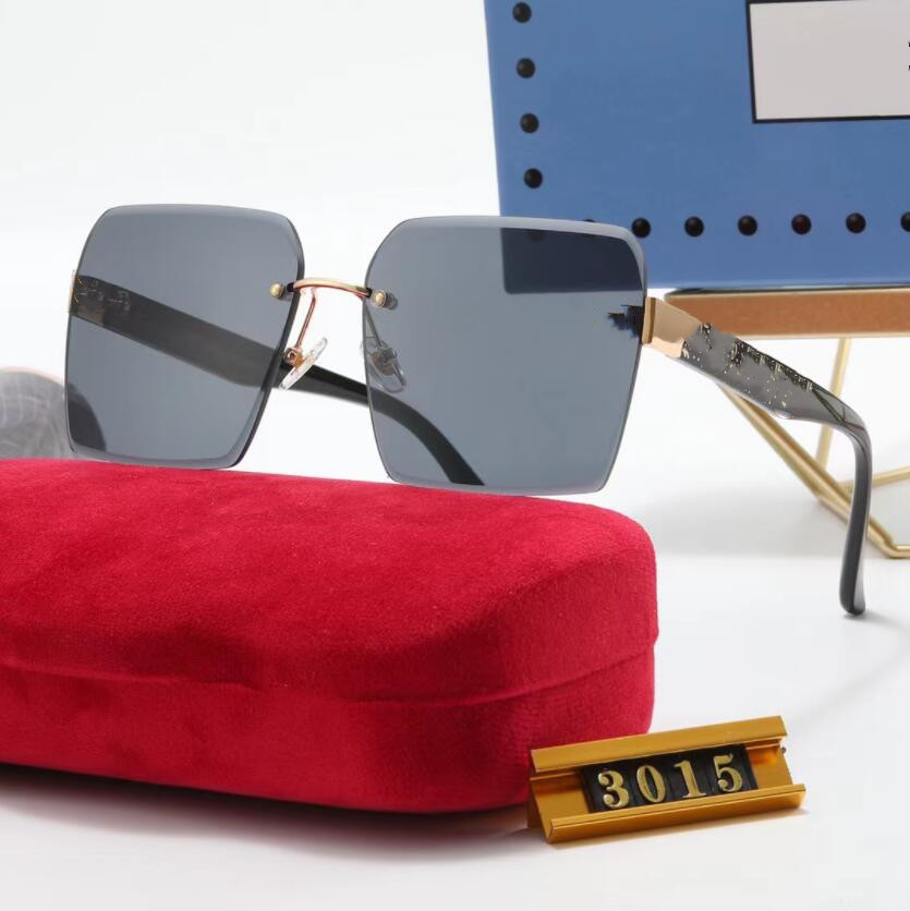 3015 Brand designer sunglasses little bee fashion new metal large frame Sunglasses retro men and women high-end glasses with box
3015 Brand designer sunglasses little bee fashion new metal large frame Sunglasses retro men and women high-end glasses with box