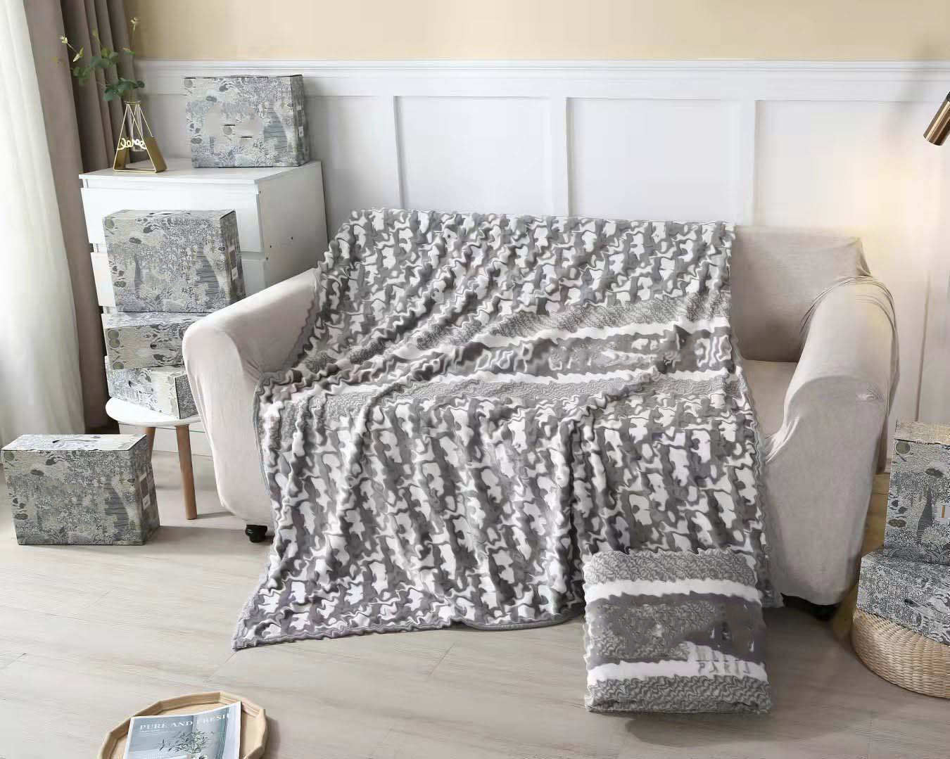 9 Colors Designer Blanket Printed Old Flower Classic Design Delicate Air Conditioning Travel Bath Towel Soft Winter Fleece Shawl Throw Blankets 150x200cm
9 Colors Designer Blanket Printed Old Flower Classic Design Delicate Air Conditioning Travel Bath Towel Soft Winter Fleece Shawl Throw Blankets 150x200cm