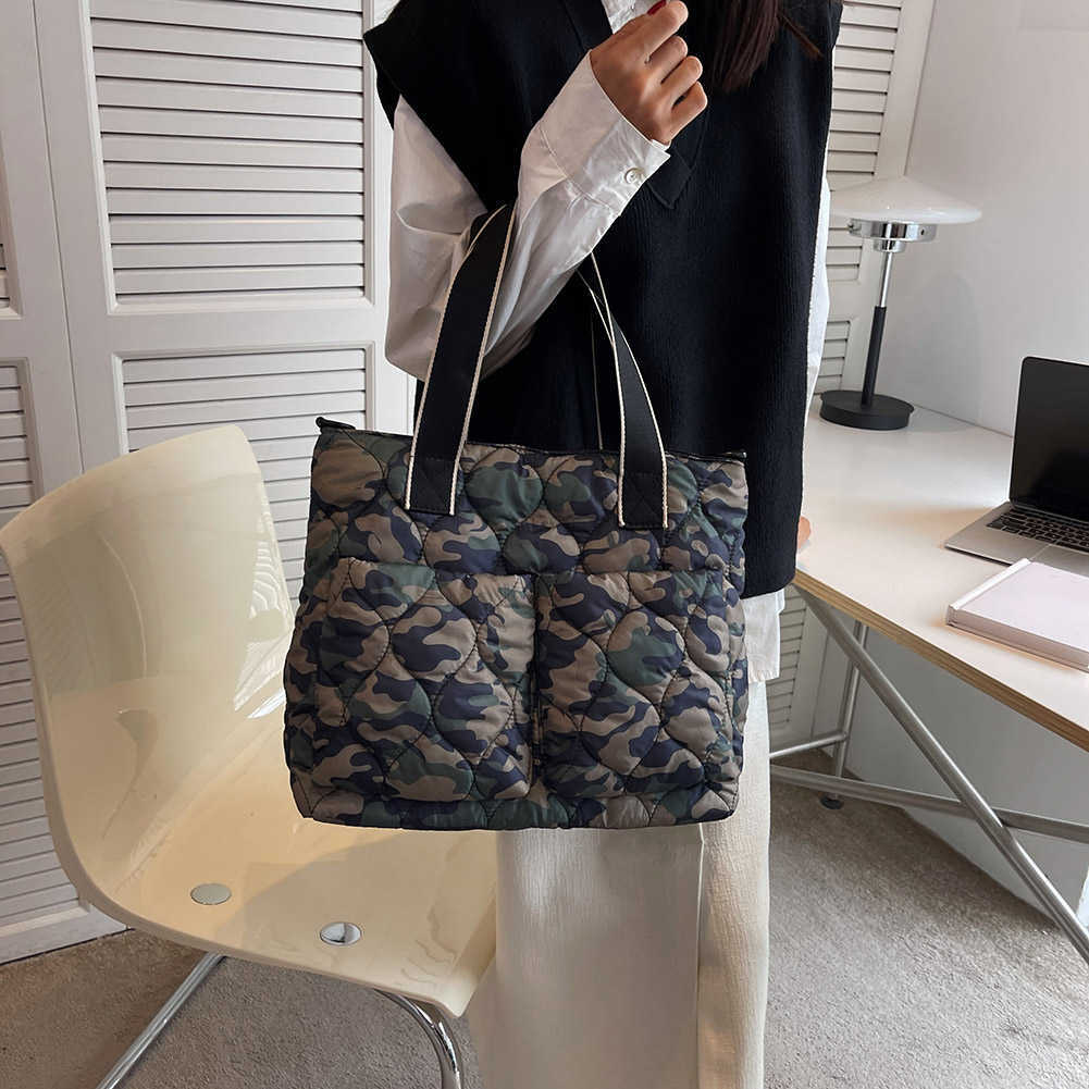 Evening Bags Fashion Women Winter Handbag Large Space Pad Cotton Crossbody Bag Female Pure Color Waterproof Quilted Large Lady Crossbody Bag T221022