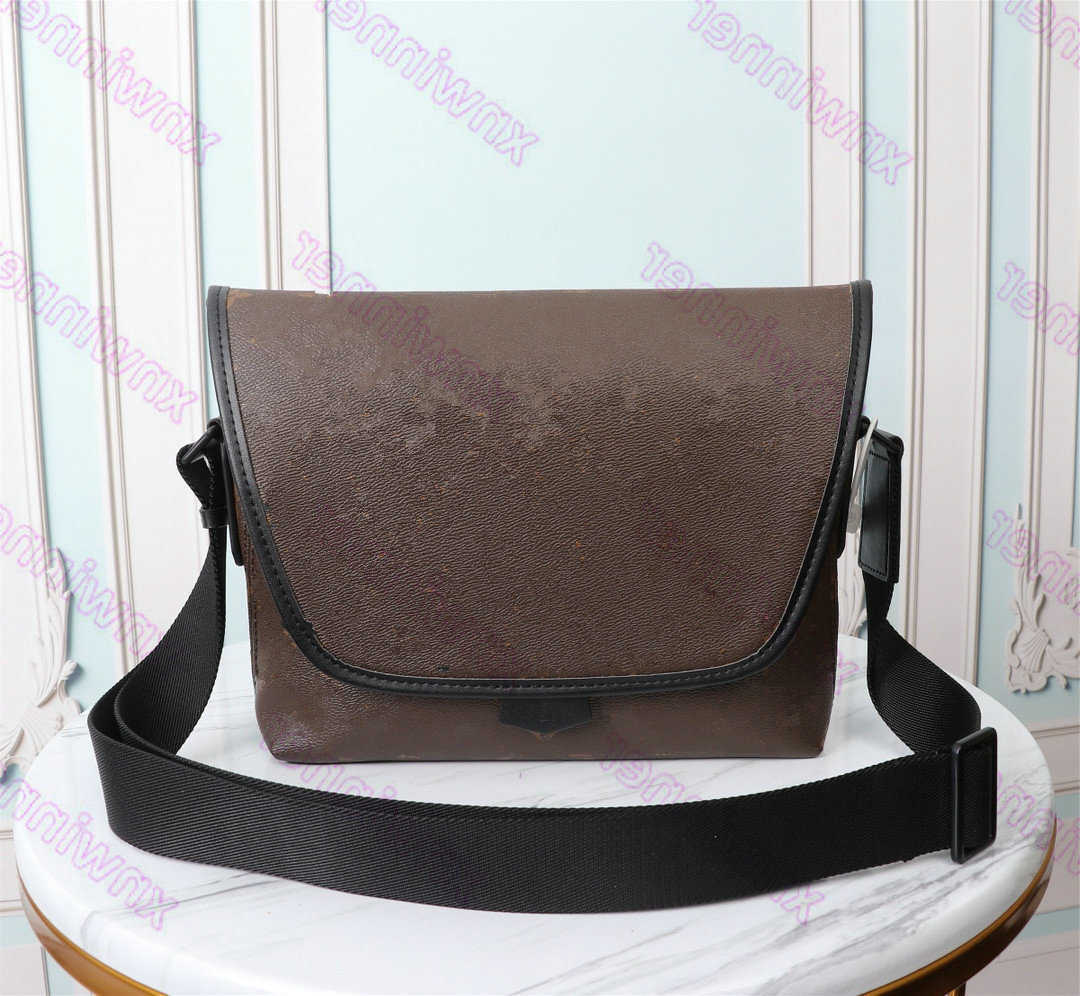 Backpacks Monograms Macassar Magnetic Messenger Bag Designer Mens Briefcases Fshadow Leather Shoulder Designers Luxurys Brand Envelope Purse, Shipping
Backpacks Monograms Macassar Magnetic Messenger Bag Designer Mens Briefcases Fshadow Leather Shoulder Designers Luxurys Brand Envelope Purse, Shipping