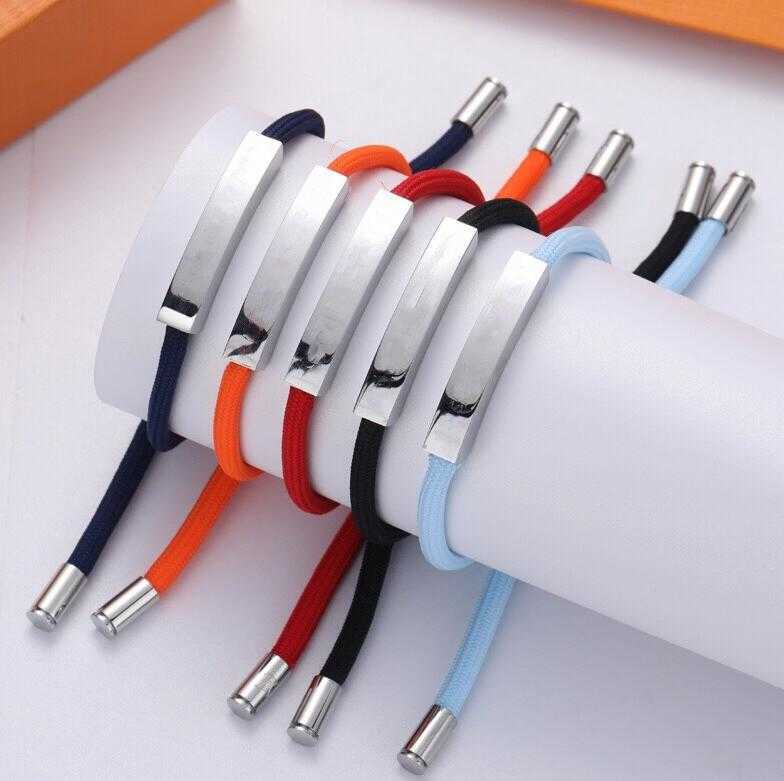 Designer Unisex Leather Rope Bracelets High Quality for Man Woman Charm Bracelet Jewelry Couple Adjustable Bangle 5 Color with BOX
Designer Unisex Leather Rope Bracelets High Quality for Man Woman Charm Bracelet Jewelry Couple Adjustable Bangle 5 Color with BOX