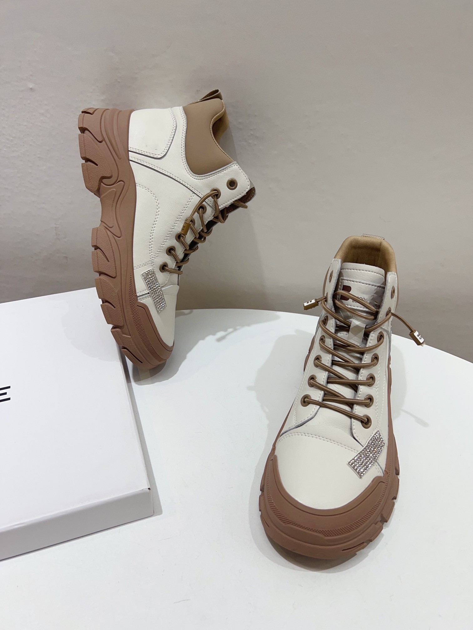2022 Winter New Women's Boots Casual Shoes Fashion Versatile Simple Atmosphere, Brown
2022 Winter New Women's Boots Casual Shoes Fashion Versatile Simple Atmosphere, Brown