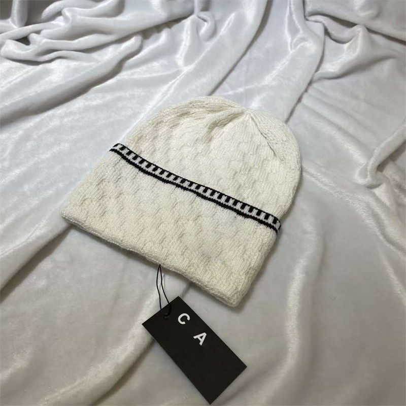 2023 New Designer fashion beanies hats Men's and women's models bonnet winter beanie knitted wool hat plus velvet skullies
2023 New Designer fashion beanies hats Men's and women's models bonnet winter beanie knitted wool hat plus velvet skullies