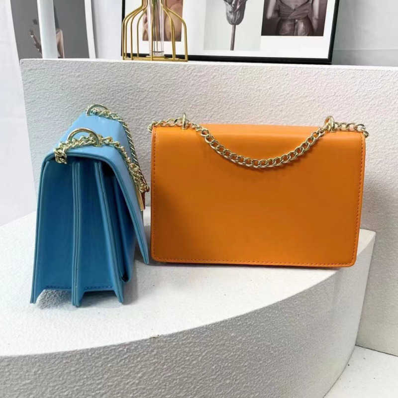 2022 dg bags women designer shoulder bag cross body square sicilian letter flip wallet chain soft leather shoulders messagebag fashion handbag, Blue
2022 dg bags women designer shoulder bag cross body square sicilian letter flip wallet chain soft leather shoulders messagebag fashion handbag, Blue
