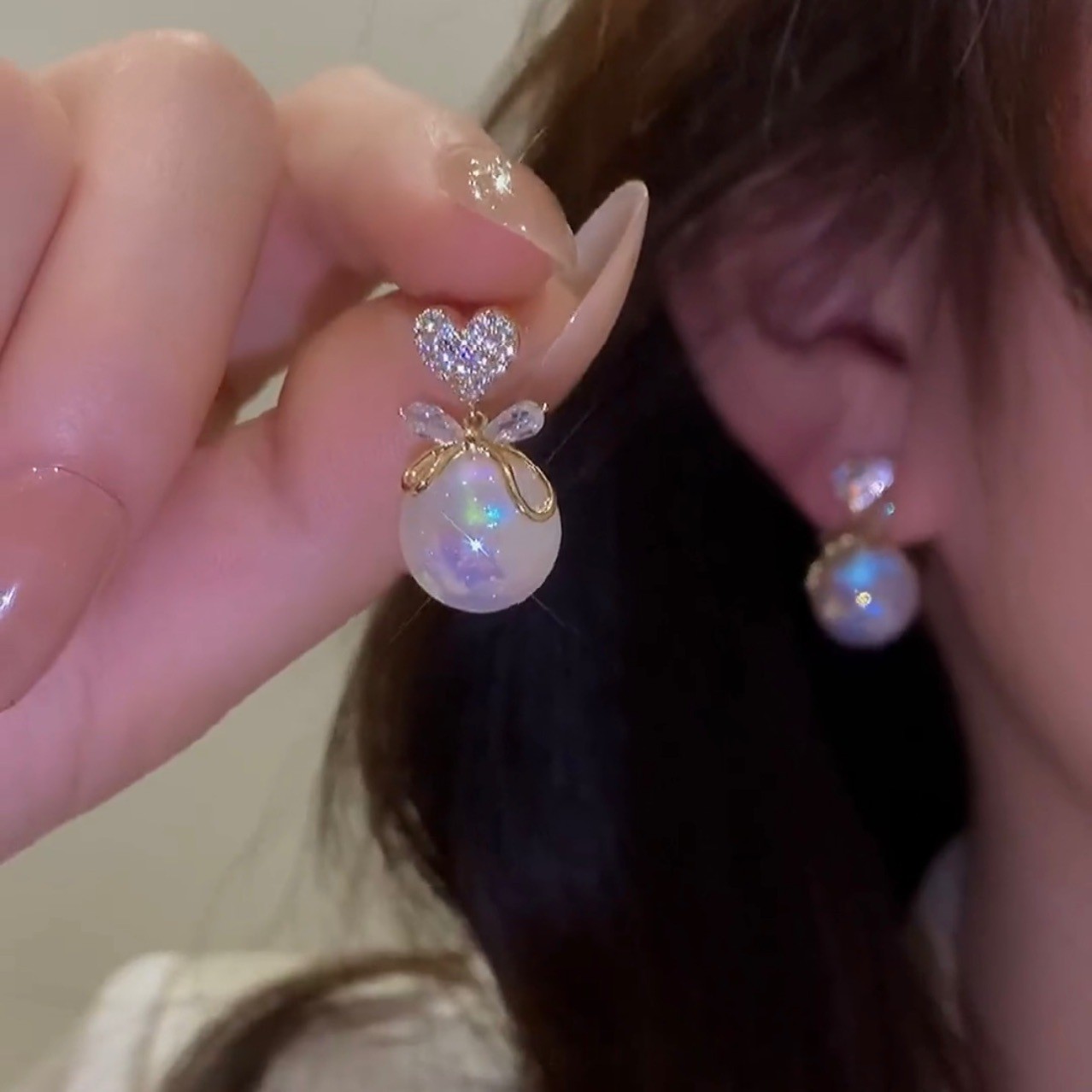 S925 Silver Needle Korean Version Stud Summer New Product Bow Zircon Earrings Peach Heart Big Pearl Fashion Light Luxury Earrings
S925 Silver Needle Korean Version Stud Summer New Product Bow Zircon Earrings Peach Heart Big Pearl Fashion Light Luxury Earrings