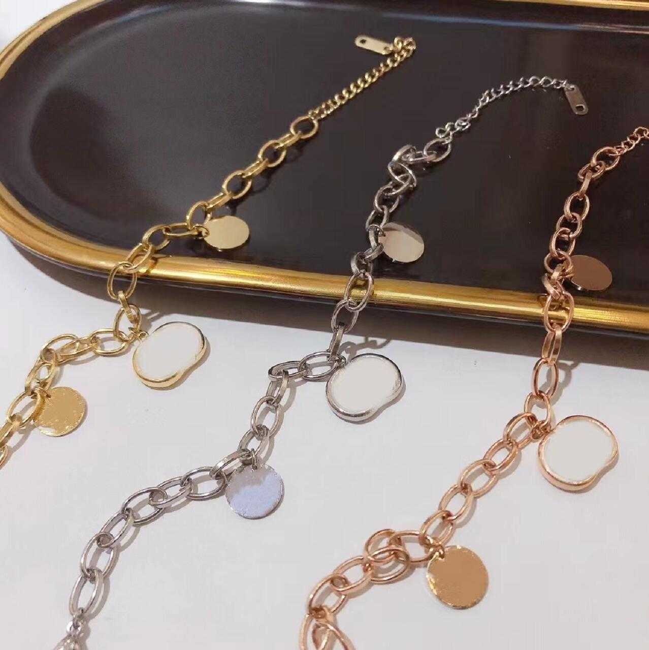High Quality Double Letter Pendant Bracelet Women Temperament 925 Silver Designer Hand Jewelry Fashion Tricolor Women Anniversary Presents
High Quality Double Letter Pendant Bracelet Women Temperament 925 Silver Designer Hand Jewelry Fashion Tricolor Women Anniversary Presents