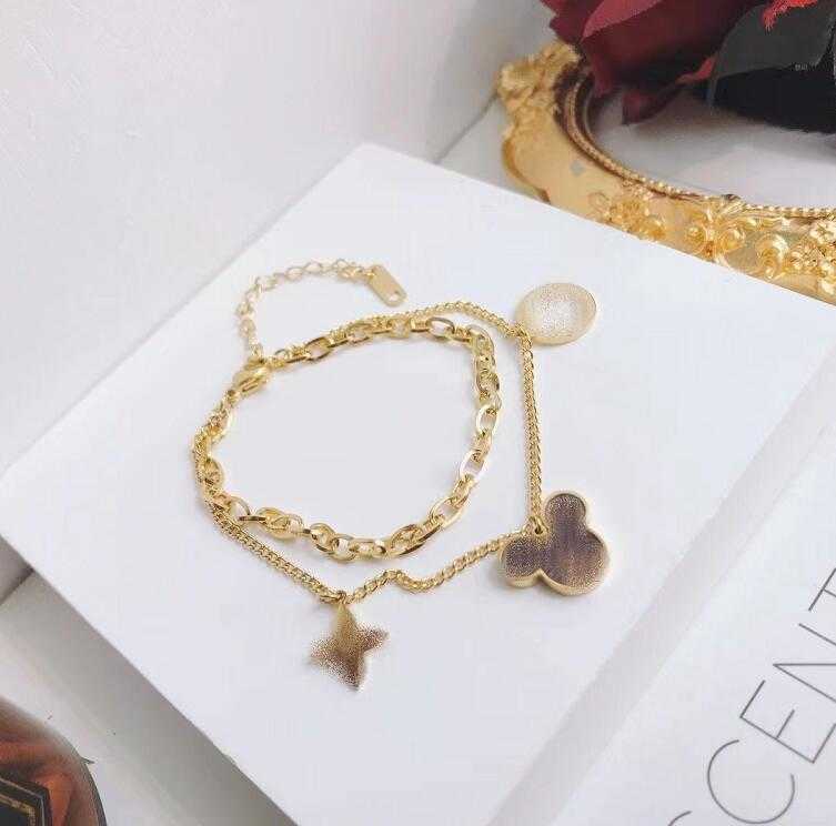 Women Bracelet Classic Cartoon Brand pendant Designer Gold Charm Bracelets Simplicity Womens Chain Bracelet Social Wedding Memorial Day Gift
Women Bracelet Classic Cartoon Brand pendant Designer Gold Charm Bracelets Simplicity Womens Chain Bracelet Social Wedding Memorial Day Gift