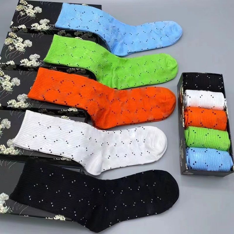 Mens Womens Designer Socks Vintage Letter Print Branded Tide Short Sock for Woman Man Fall Winter Socking Bulk Wholesale Calcetines 5pcs each gift box wholesale
Mens Womens Designer Socks Vintage Letter Print Branded Tide Short Sock for Woman Man Fall Winter Socking Bulk Wholesale Calcetines 5pcs each gift box wholesale