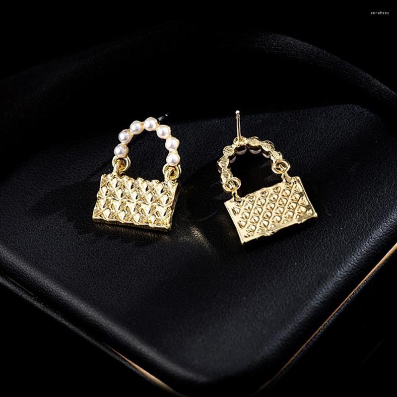 Stud Earrings Sheishow Fashion OL Style Pearl For Women Creative Handbag Shaped Design Alloy Trendy Jewelry Accessories Gifts
Stud Earrings Sheishow Fashion OL Style Pearl For Women Creative Handbag Shaped Design Alloy Trendy Jewelry Accessories Gifts